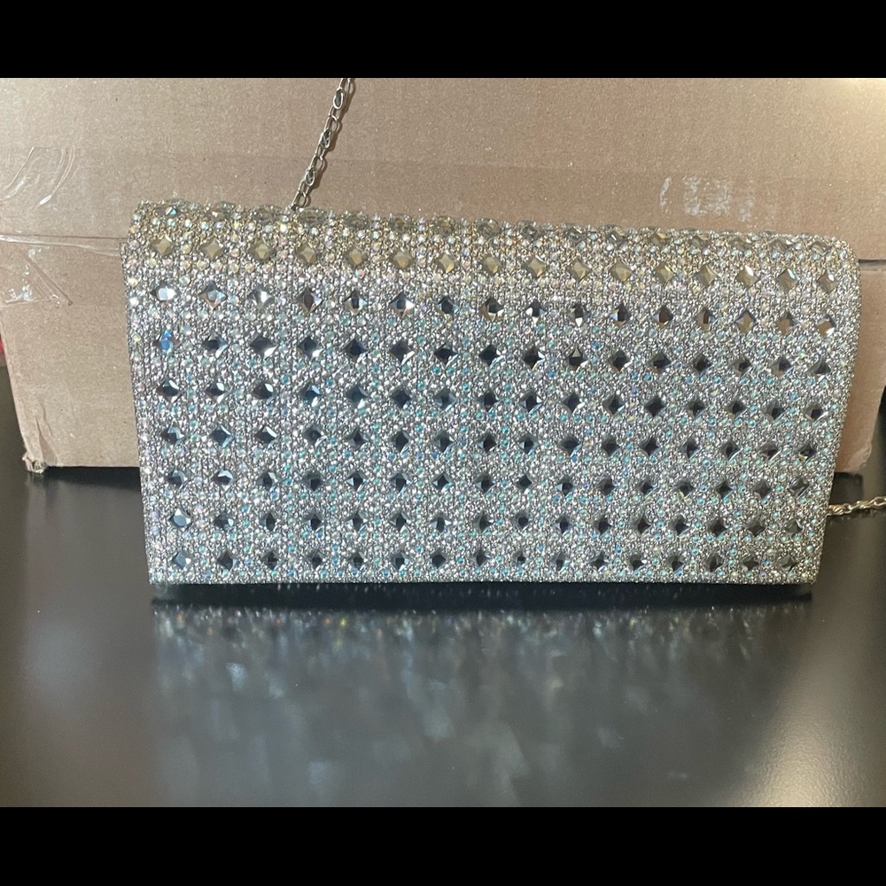 Silver bag with clear rinestones chain strap bag can be worn 2 ways